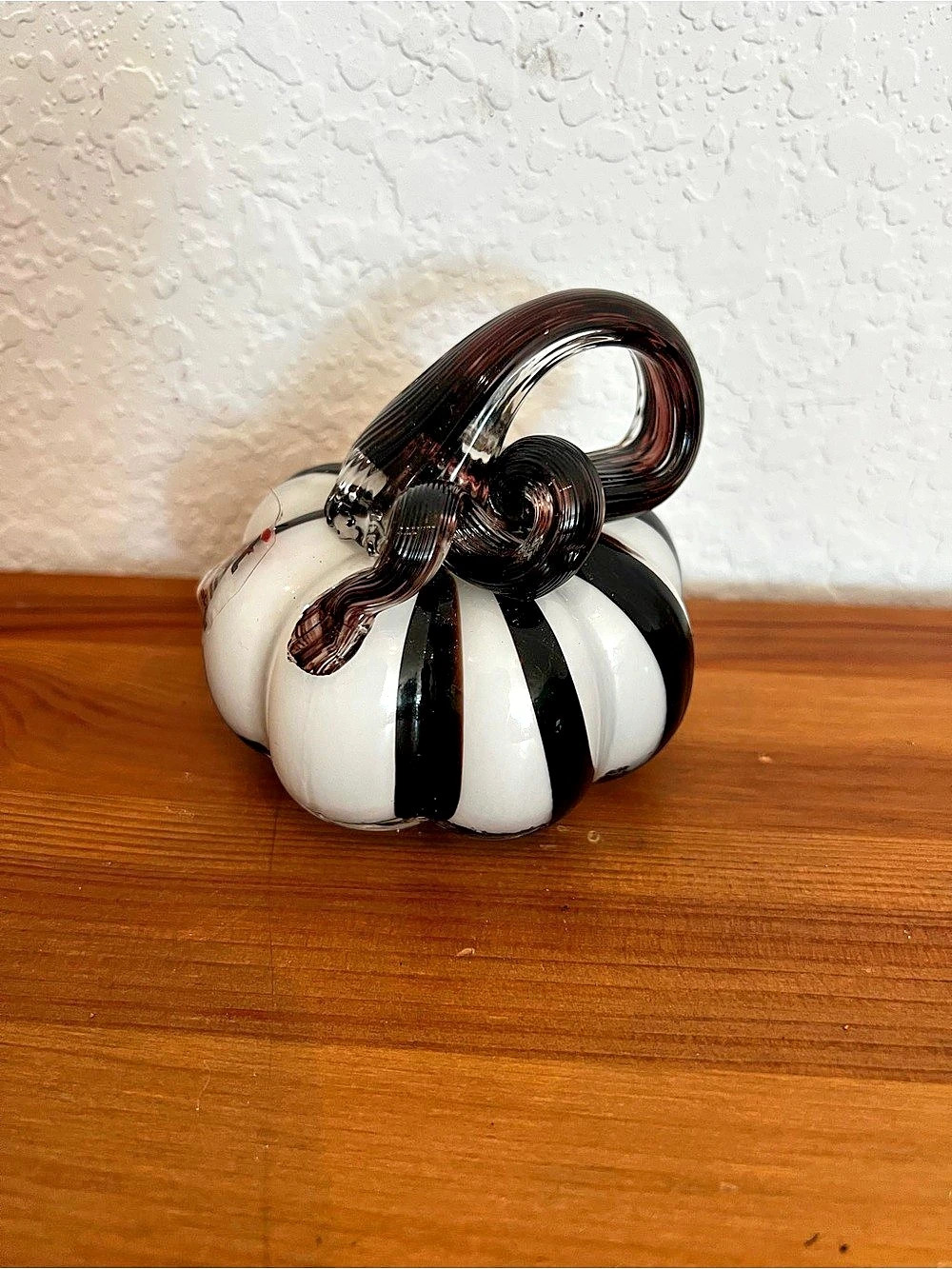 Tahari Black & White Striped Glass Pumpkins NWT